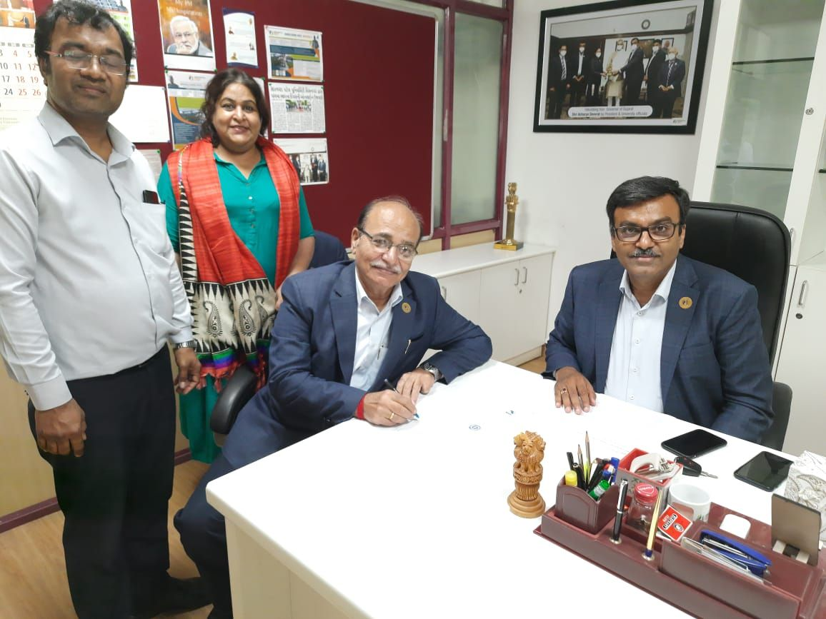 Подробнее о статье Налажено взаимное сотрудничество между университетом Санкалчанд Пател и Термезским филиалом Ташкентской медицинской академии.