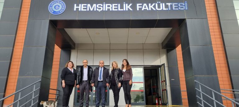 Read more about the article Toshkent tibbiyot akademiyasi Termiz filiali direktori boshchiligidagi delegatsiyaning Ege universiteti faoliyatini o‘rganish jarayonining navbatdagi tashrifi hamshiralik fakultetiga bo‘ldi.