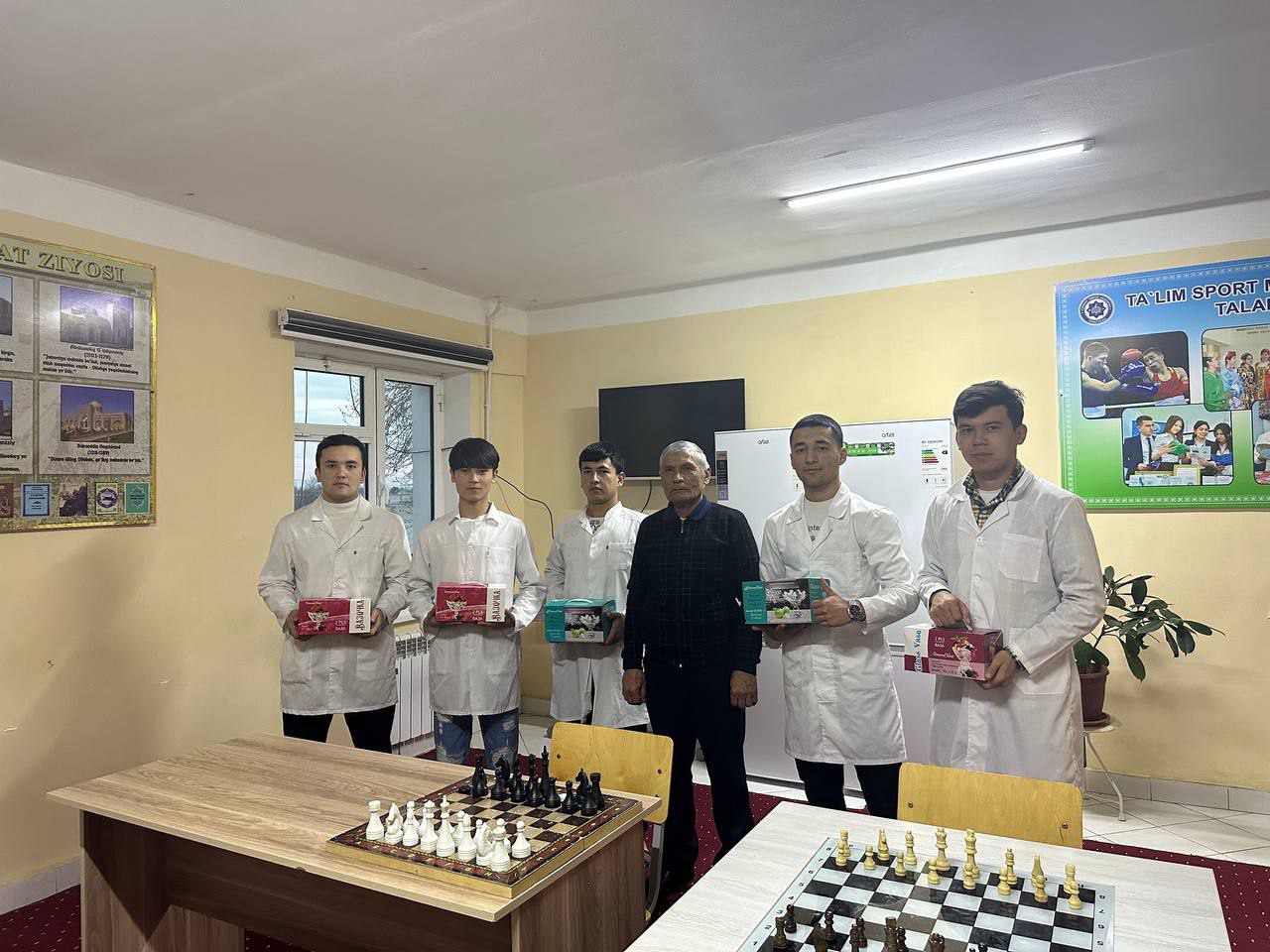 You are currently viewing Shaxmat – aql charxi deb bejiz aytishmaydi. Chunki shaxmat – inson aqliy qobiliyatini rivojlantiradigan ajoyib o‘yin, unda mustaqil ishlash, o‘ziga ishonch ko‘nikmasini shakllantiradi.