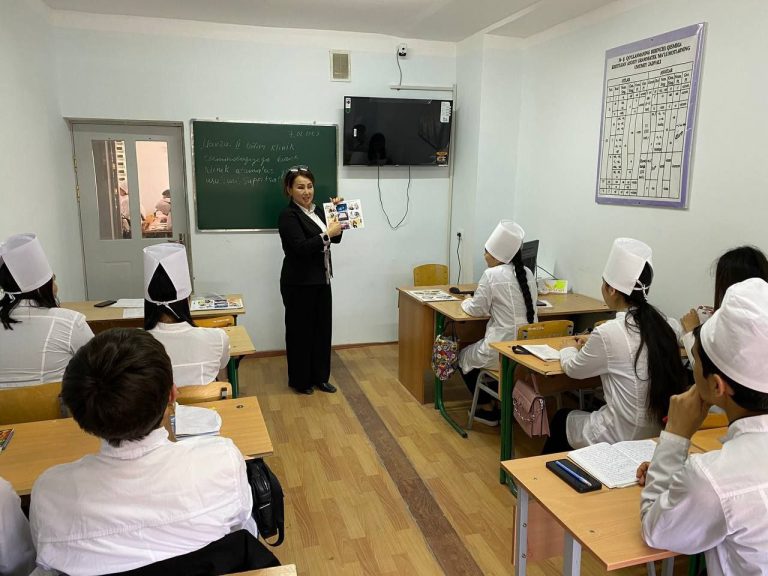 Read more about the article Psixologik trening o‘zi nima? Psixologik treninglar shaxsda mavjud bo‘lgan yoki vujudga kelishi mumkin bo‘lgan muammolarni hal qilish uchun zarur bo‘lgan ko‘nikma va malakalarni hosil qilish maqsadida turli xil o‘yin va mashqlar orqali o‘tkaziladigan mashg‘ulot hisoblanadi.