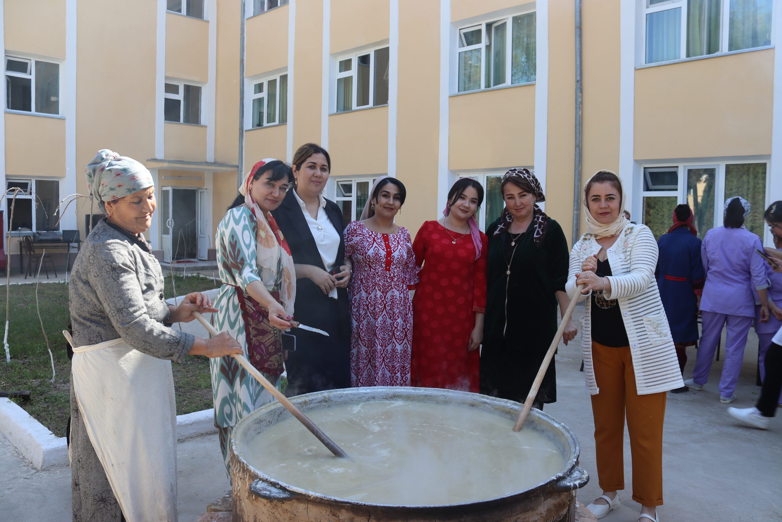 You are currently viewing Toshkent tibbiyot akademiyasi Termiz filialida sumalak sayli o‘tkazildi.