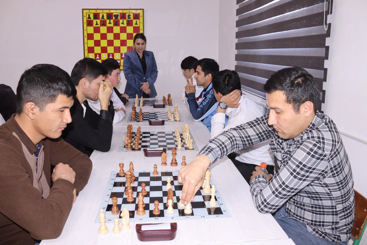 Read more about the article Talabalar o‘rtasida  shaxmat  musobaqasi