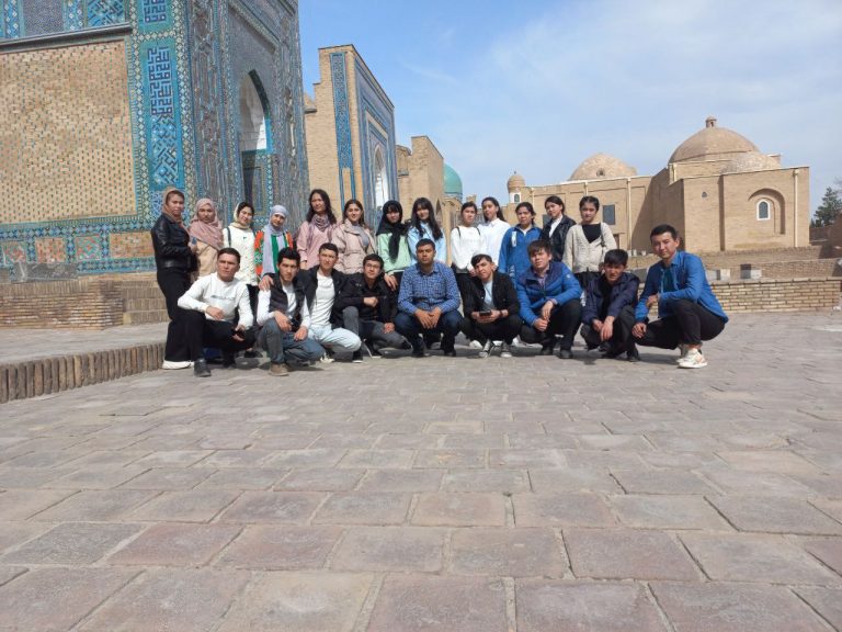 Read more about the article Talabalar  ko‘hna va navqiron Buxoro va Samarqand shaharlarida