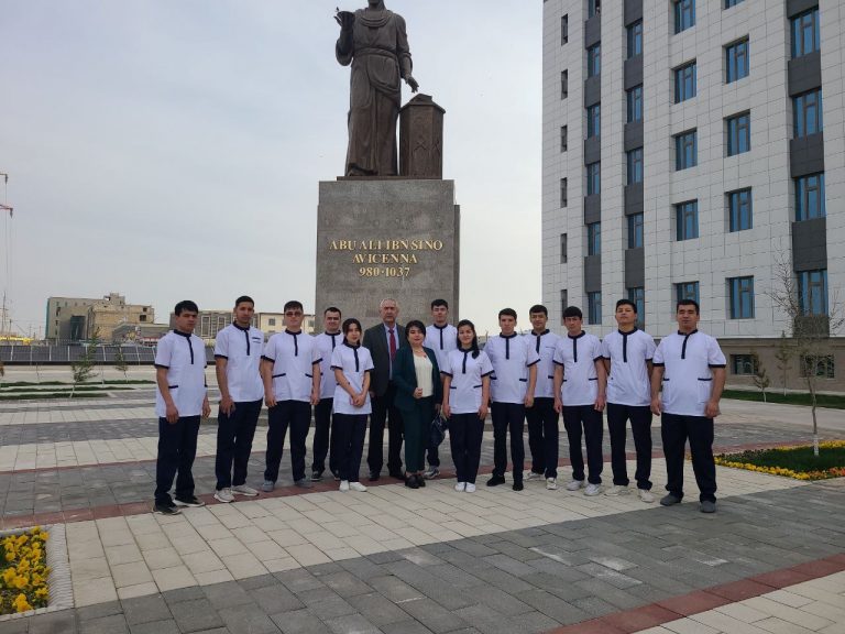 Read more about the article Ilm insonni yuksaklarga yetaklaydi!!!