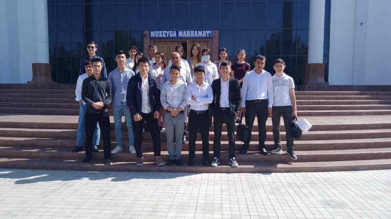 Read more about the article Toshkent tibbiyot akademiyasi Termiz filiali talabalari uchun Tarix va madaniyat muzeyiga sayohat uyushtirildi.