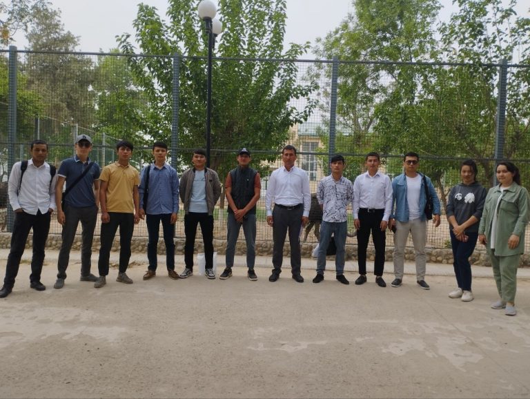 Read more about the article Termiz shahridagi hayvonot bog’iga sayohat