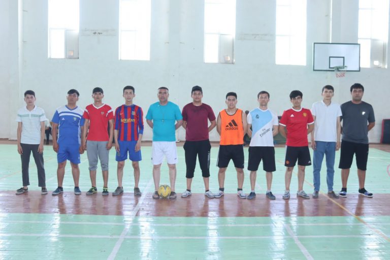 Read more about the article 🏆 Toshkent tibbiyot akademiyasi Termiz filiali talabalari o’rtasida “Direktor kubogi” uchun futbol  musobaqalari davom etmoqda.