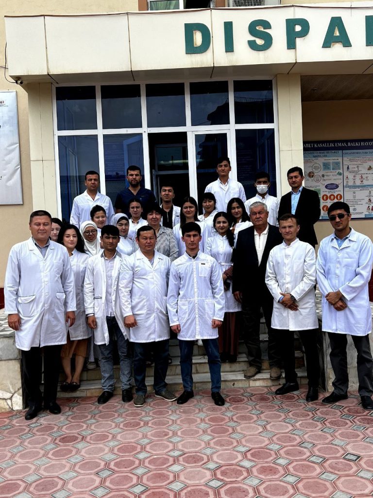 Read more about the article &laquo;Qalqonsimon bezi kasalliklari&raquo; mavzusida ochiq dars bo‘lib o‘tdi.