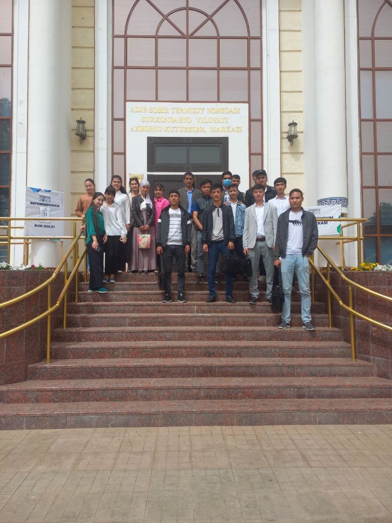 Read more about the article TTATF talabalari Adib Sobir Termiziy nomidagi Axborot-kutubxona markaziga  borishdi.