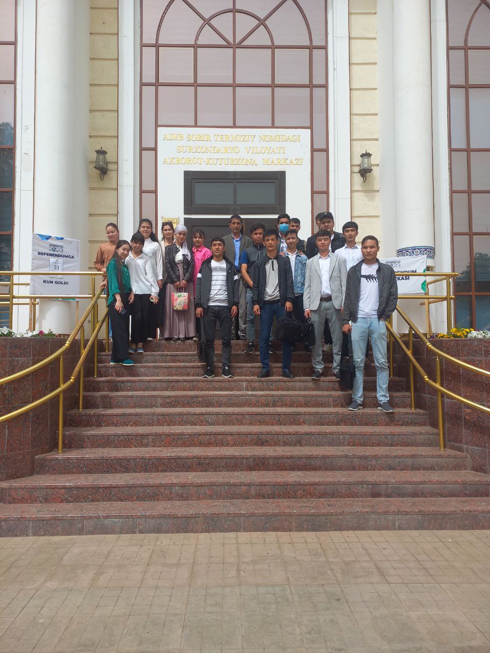 You are currently viewing TTATF talabalari Adib Sobir Termiziy nomidagi Axborot-kutubxona markaziga  borishdi.