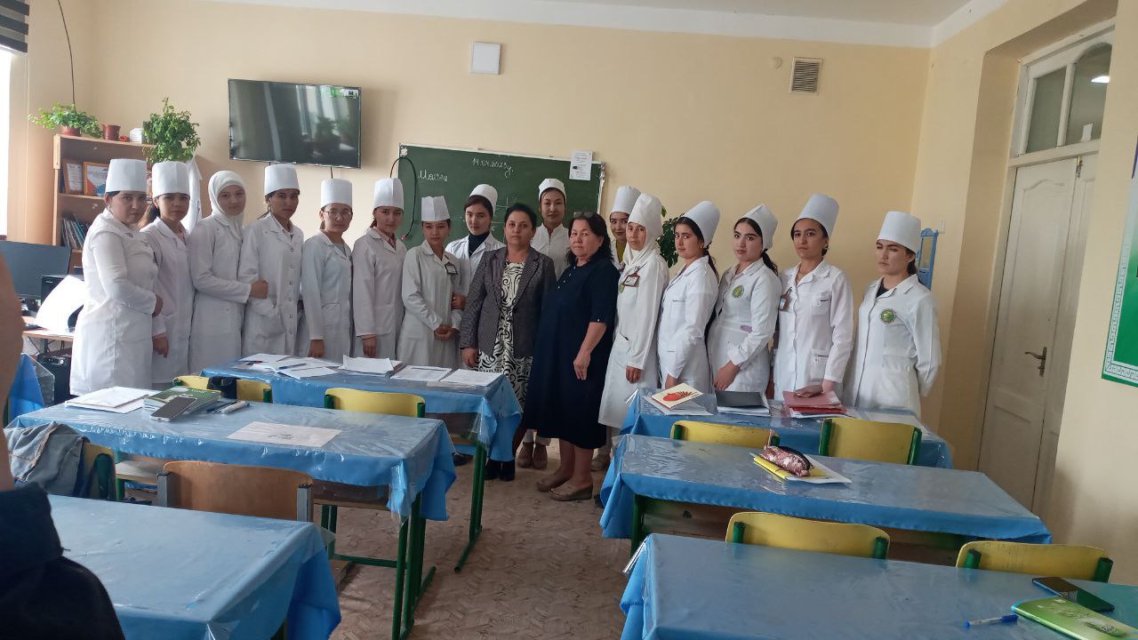 You are currently viewing Toshkent tibbiyot akademiyasi Termiz filiali davolash ishlari bo’yicha direktor oʻrinbosari  Oʻ.R. Fayziyeva Termiz shahridagi Abu Ali ibn Sino nomli tibbiyot texnikumi talabalari uchun uchrashuv o’tkazdi.