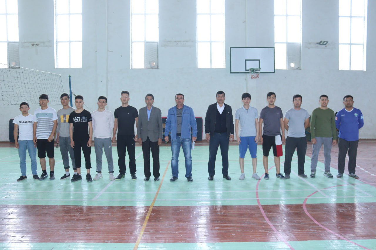 Read more about the article Toshkent tibbiyot akademiyasi Termiz filiali talabalari o’rtasida sogʻlom turmush tarzini keng targʻib qilish, ommaviy sportni rivojlantirish maqsadida“Sport bizni birlashtiradi” shiori ostida “Direktor kubogi” uchun voleybol musobaqalari davom etmoqda.