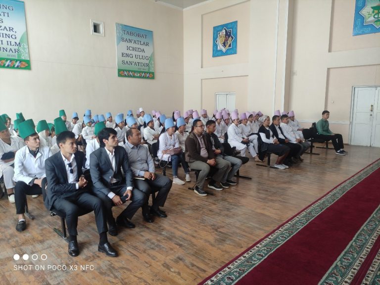 Read more about the article Toshkent tibbiyot akademiyasi Termiz filiali 2-son Davolash fakulteti dekani Nodir Sagirayev hamda IELTS sertifikatiga ega bo’lgan iqtidorli talabalari Sherobod tibbiyot kollejiga borishdi.