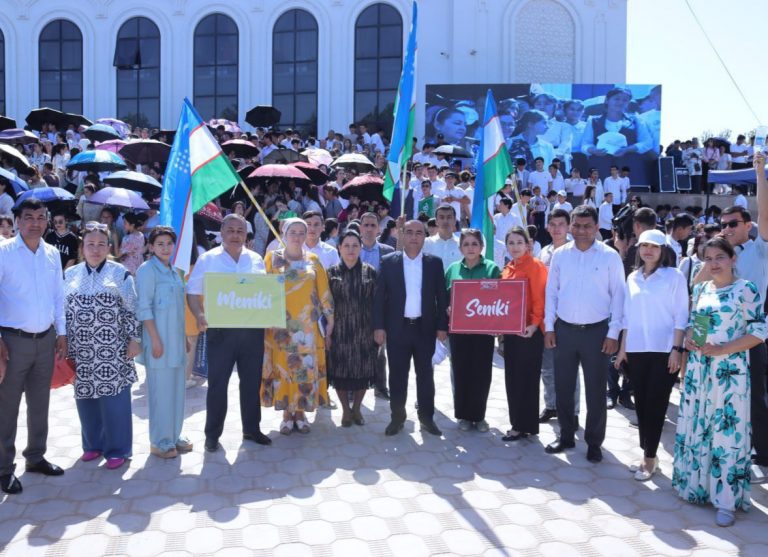 Read more about the article Ayni kunlarda, Respublikamiz bo‘ylab “Konstitutsiya meniki, seniki, bizniki! Konstitutsiya o‘zimizniki” shiori ostida konstitutsiyaviy qonun loyihasi bo‘yicha targ‘ibot tadbirlari bo‘lib o‘tmoqda.