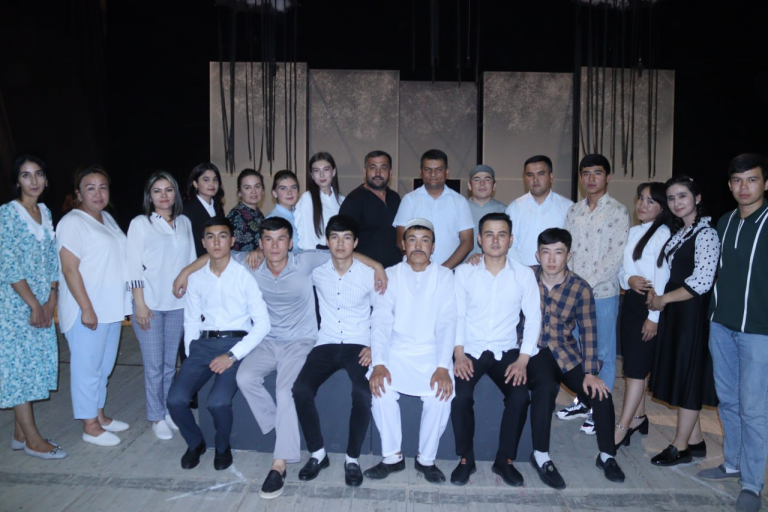 Read more about the article Toshkent tibbiyot akademiyasi Termiz filiali &laquo;Talabalar teatr studiyasi&raquo; ilk bora katta sahnada.