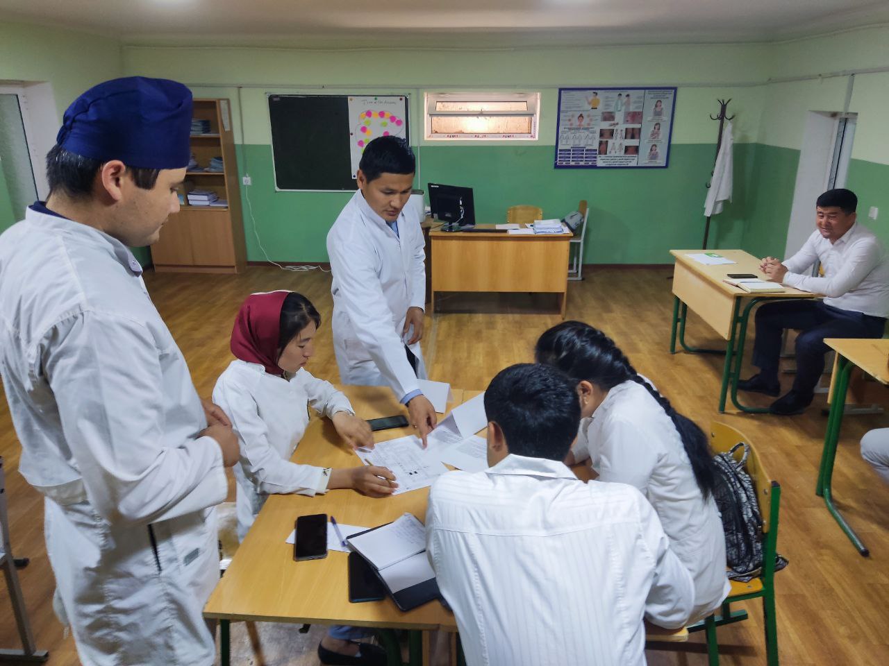 You are currently viewing Bugun Toshkent tibbiyot akademiyasi Termiz filiali professor-o‘qituvchilar tomonidan talabalar uchun “Yuqumli kasalliklar, dermatovenerologiya va  ftiziatriya ” kafedrasida  “Dermatovenerologiya” fanidan &laquo;Papulyoz dermatozlar. Psoriaz. Qizil yassi temiratki.” mavzusidan ochiq dars  bo‘lib  o‘tdi.