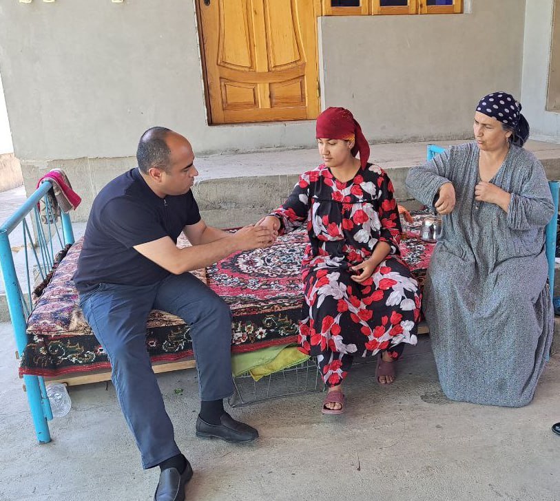 Read more about the article The problems of youth which were attached to the director of  Termez branch of  Tashkent Medical Academy in Denov district  are being solved.