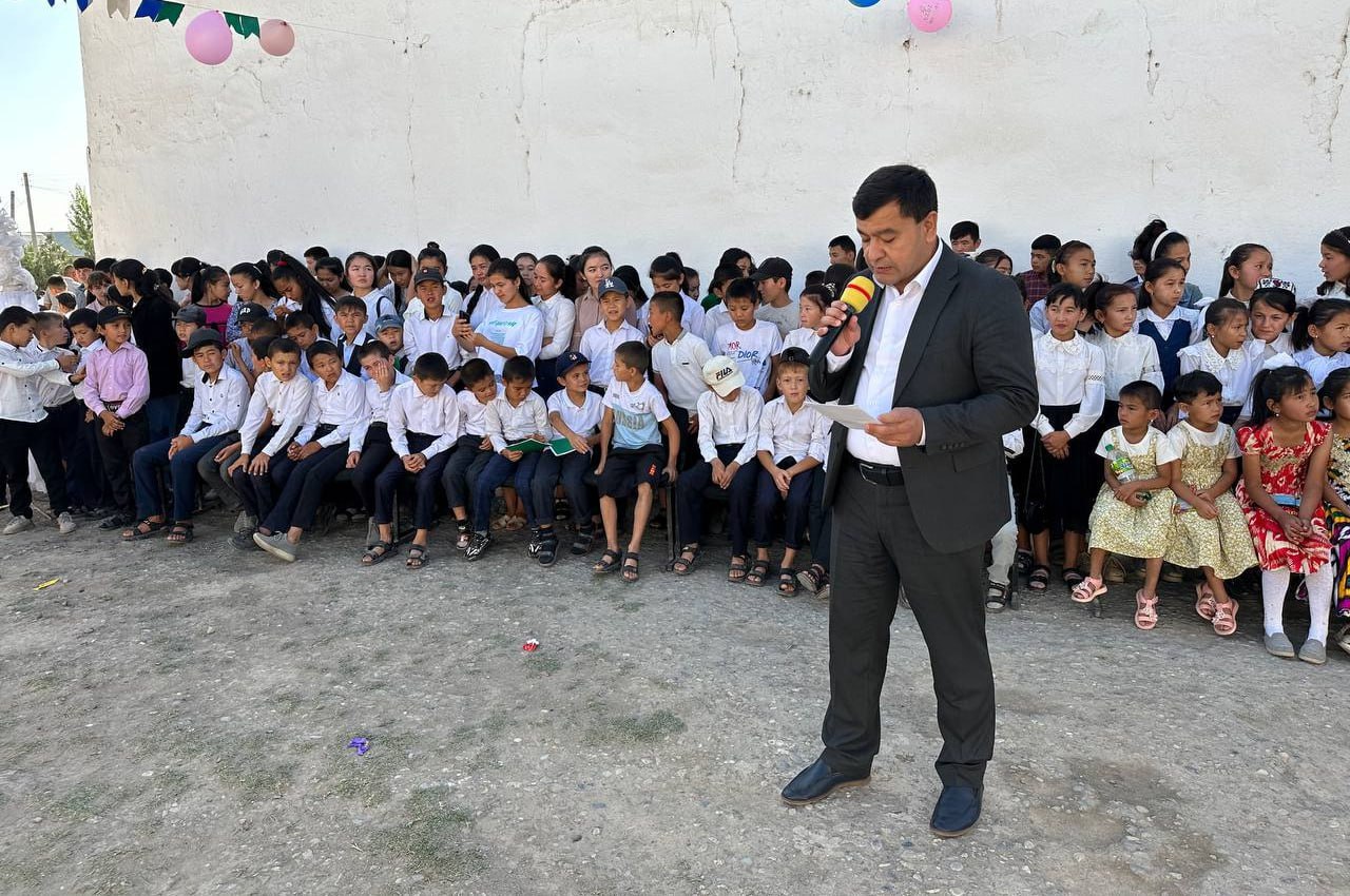 You are currently viewing Prezidentning bitiruvchi yoshlarga yoʻllagan tabrigi maktablarda oʻqib eshittirildi.