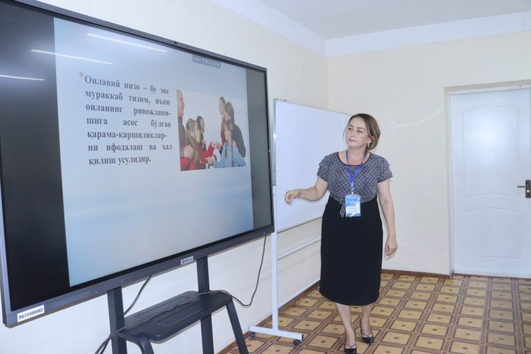 Read more about the article Toshkent tibbiyot akademiyasi Termiz filialida mahalla xotin-qizlar faollari bilan qisqa o’quv kurslari tashkil etildi