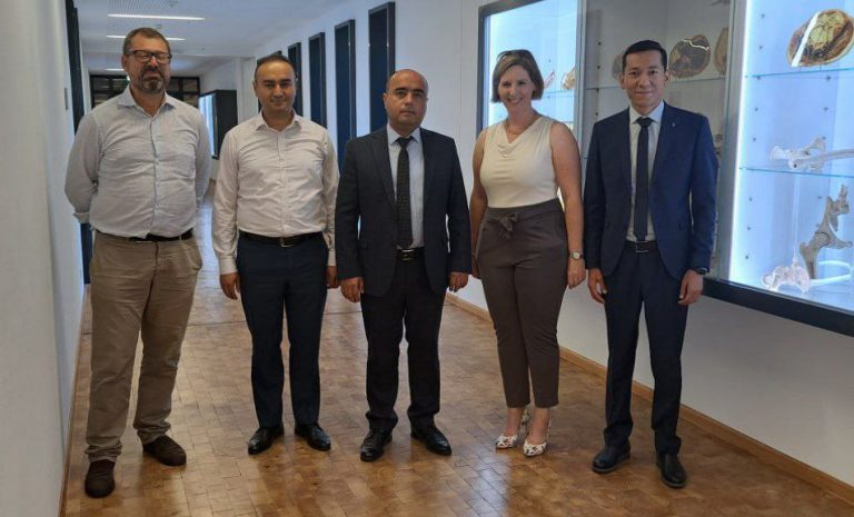 Read more about the article Toshkent tibbiyot akademiyasi Termiz filiali direktori F.Otamuradov boshchiligidagi delegatsiyaning Germaniyaga safari davom etmoqda