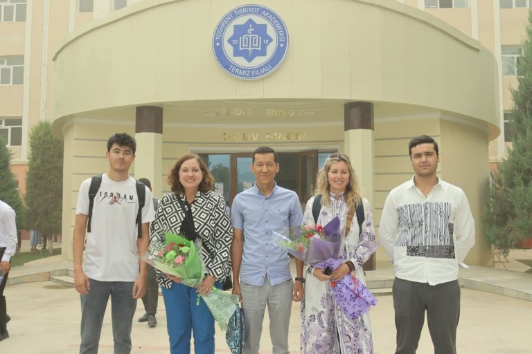 Read more about the article Toshkent tibbiyot akademiyasi Termiz filialiga Shenandoah universitetining ikki nafar professorlari tashrif buyurishdi.