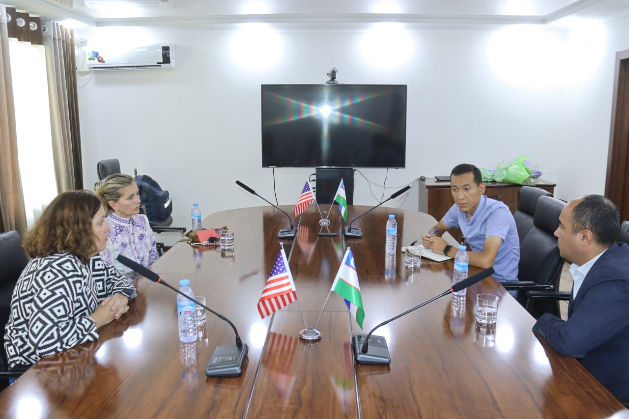 You are currently viewing Toshkent tibbiyot akademiyasi Termiz filiali direktori F.Otamuradov va Shenandoah universiteti vakillari o’rtasida muzokaralar bo’lib o’tdi