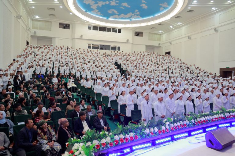 Read more about the article Toshkent tibbiyot akademiyasi Termiz filialida &laquo;Talabalikka bag’ishlov&raquo; tantanali tadbiri bo’lib o’tdi