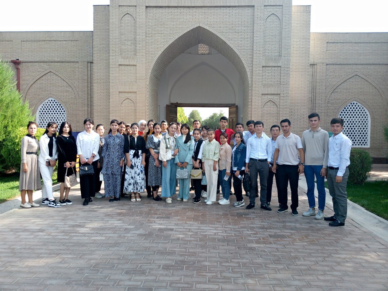 You are currently viewing Ichki turizimni jadal rivojlantirishni ta’minlash chora tadbirlari