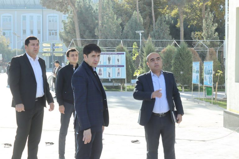 Read more about the article Kecha, 2023 yil 15 noyabr kuni Oliy ta’lim, fan va innovatsiyalar vazirining birinchi o‘rinbosari Komiljon Karimov Toshkent tibbiyot akademiyasi Termiz filialiga tashrif buyurdi.