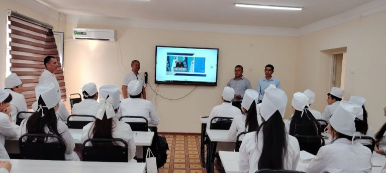 Read more about the article TTATFda dolzarb mavzularda davra suhbati tashkil etildi.