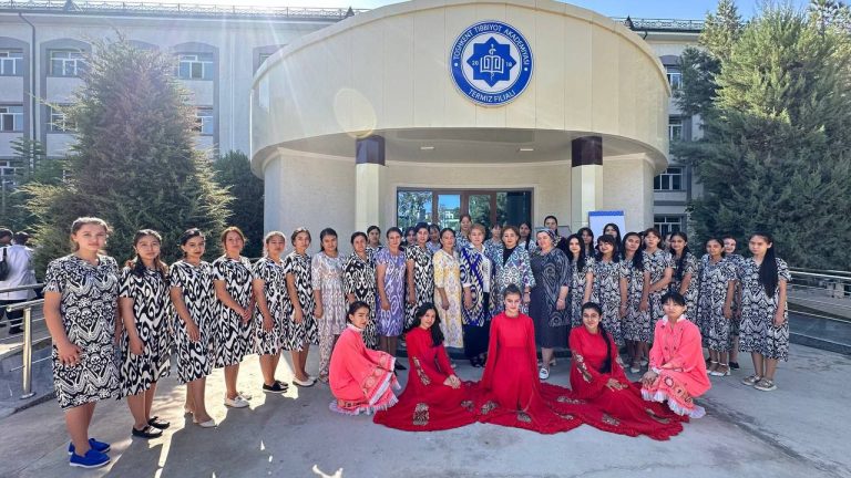 Read more about the article TTA Termiz filialida “Xon atlas” haftaligi o‘tkazilmoqda.