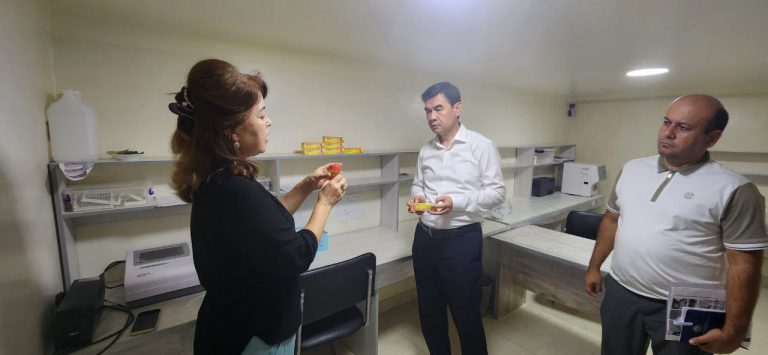 Read more about the article Surxondaryoda kaliforniya chuvalchangidan kasalliklarga qarshi zardob ishlab chiqarilmoqda