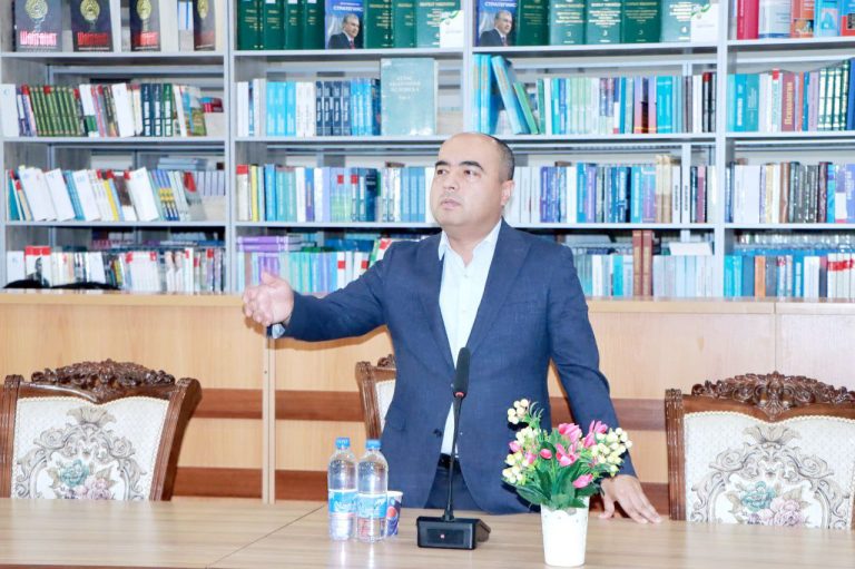 Read more about the article Direktor va yoshlar uchrashuvi