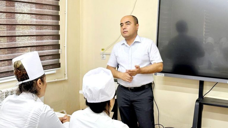 Read more about the article Direktorning birinchi bosqich talabalari bilan uchrashuvlari davom etmoqda.