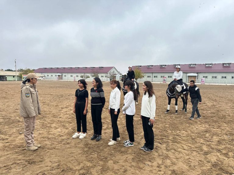 Подробнее о статье Студентки Термезского филиала ТТА приняли участие в конкурсе «Последователи Томариса».