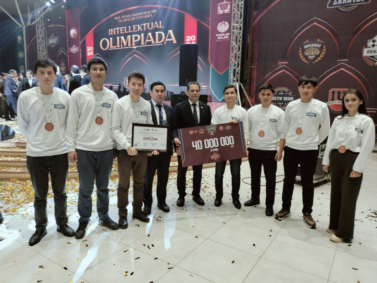 You are currently viewing Oliy ta’lim muassasalari talabalari o‘rtasidagi Intellektual olimpiadaning taqdirlash marosimidan foto lavhalar