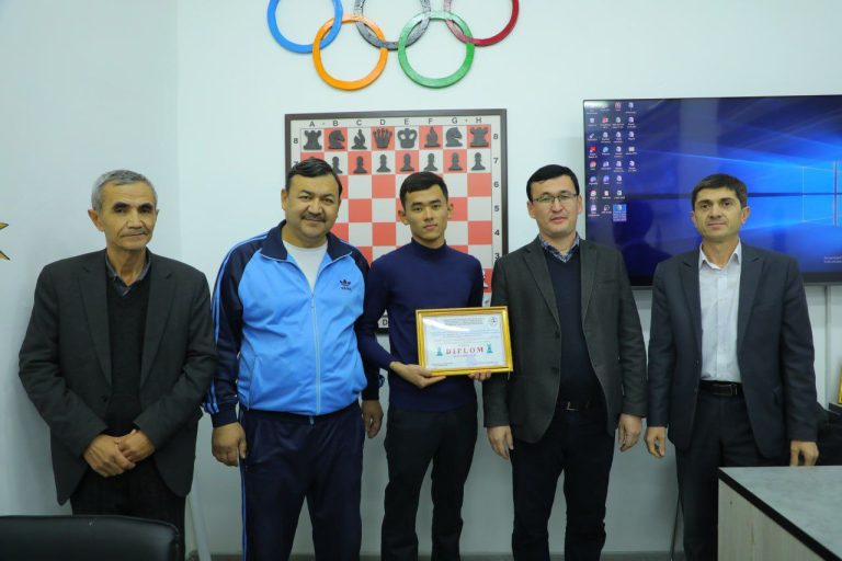 Read more about the article TTA Termiz filiali talabasi sportning shaxmat turi bo‘yicha Respublika bosqichiga yo‘llanma oldi.