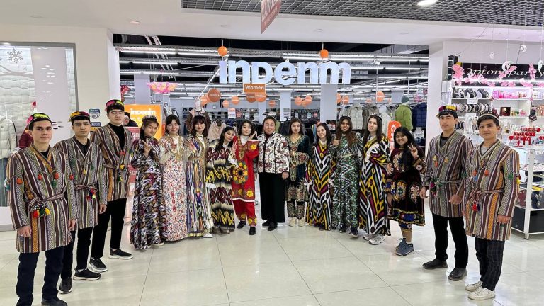 Read more about the article Milliy liboslar – milliy qadriyatlar bezagi