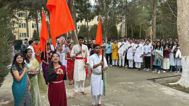 Подробнее о статье В филиале ТА Термез состоялось мероприятие, посвященное дню рождения Чатрапати Шивайи Максарай.