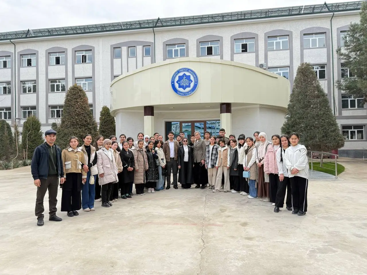 You are currently viewing A tour of the TTA Termiz branch was made by schoolchildren.