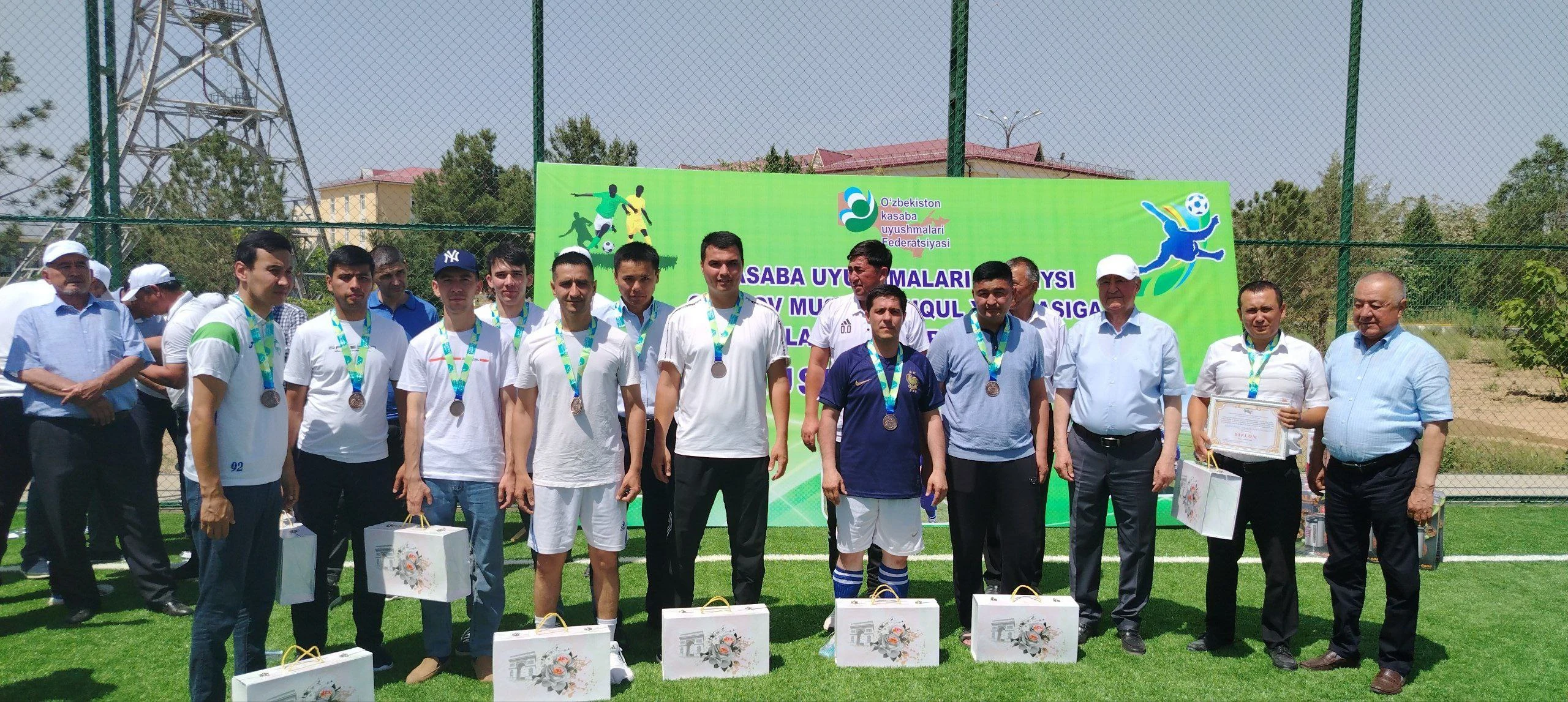 Read more about the article TTA Termiz filiali jamoasi “Viloyat kasaba uyushmasi kubogi” uchun sportning futbol musobaqasida ishtirok etib, faxrli o‘rinni egallashdi.