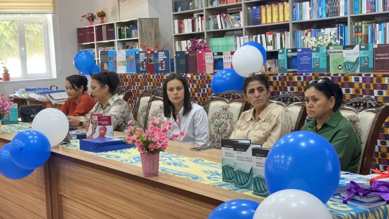 Read more about the article Toshkent tibbiyot akademiyasi Termiz filialida xorijiy talabalar uchun “REEDBOOK” nomli kitoblar taqdimoti o‘tkazildi.