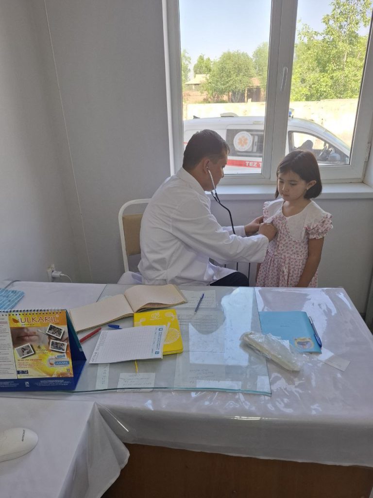 Read more about the article TTA Termiz filiali shifokorlari tomonidan joylarda bepul tibbiy ko‘riklar o‘tkazilmoqda