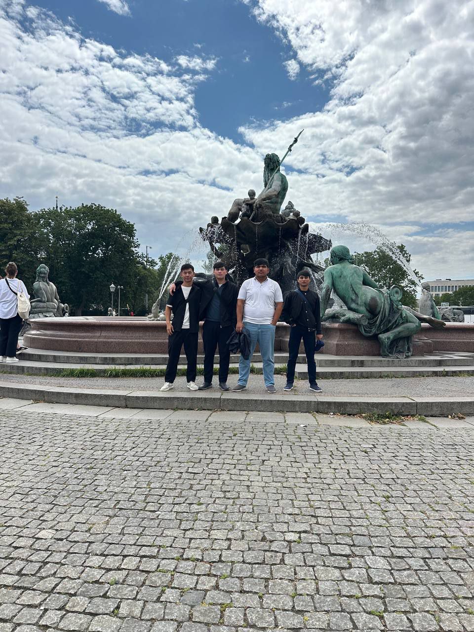 Подробнее о статье Студенты филиала ТТА в Термезе отправились в путешествие!