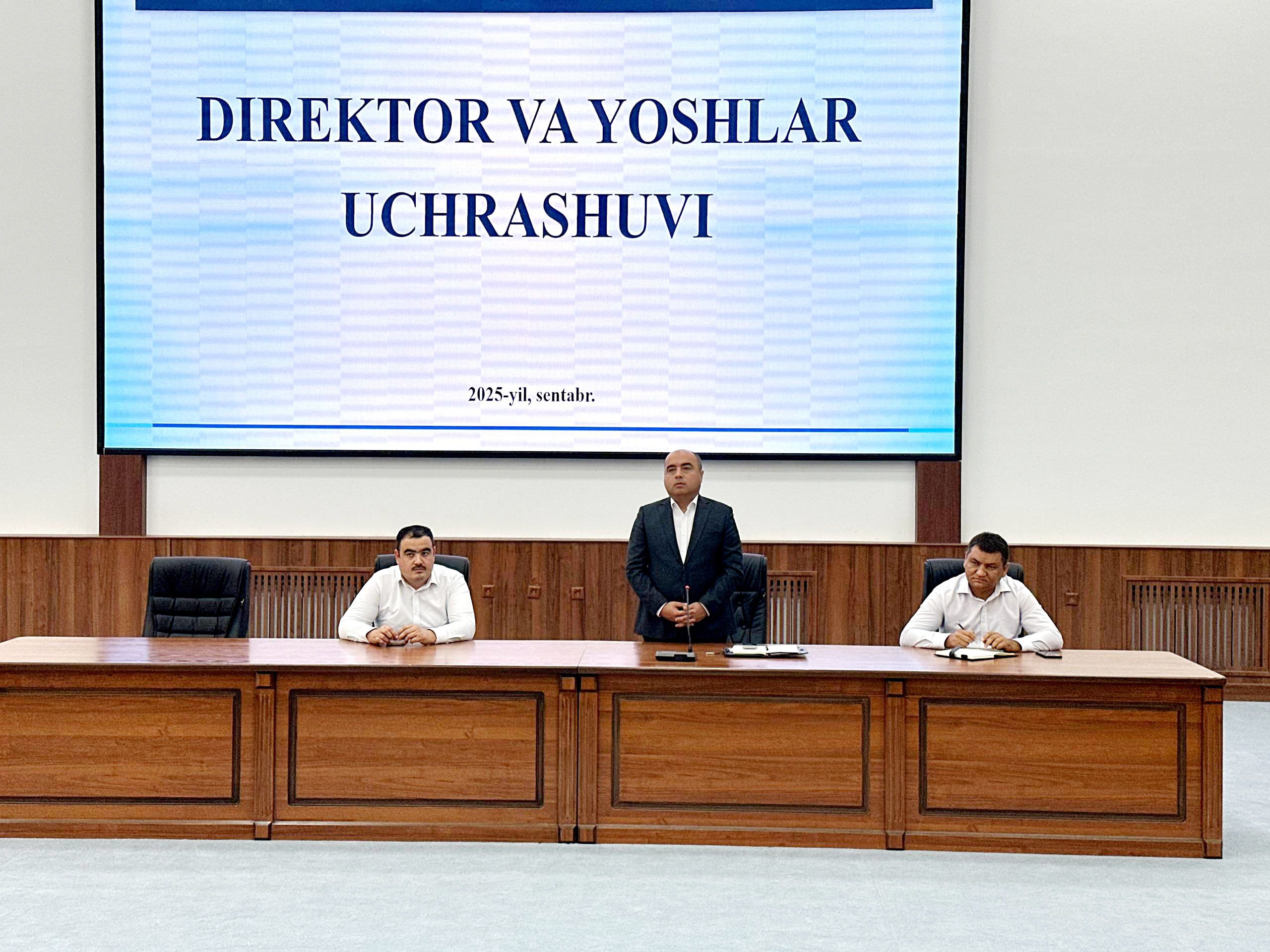 You are currently viewing “Direktor va yoshlar uchrashuvi”