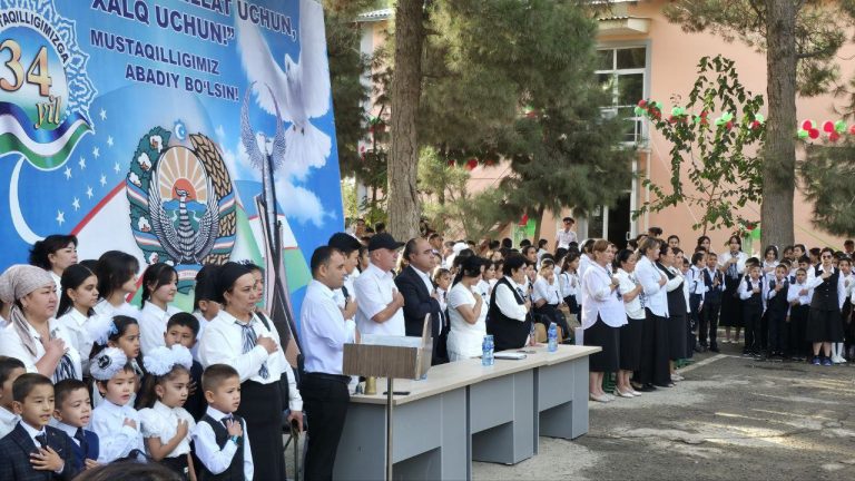 Подробнее о статье В средних школах начался новый учебный год!