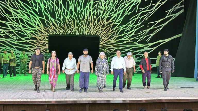 Read more about the article Toshkent davlat tibbiyot universiteti Termiz filiali talabalari teatr tomoshasida