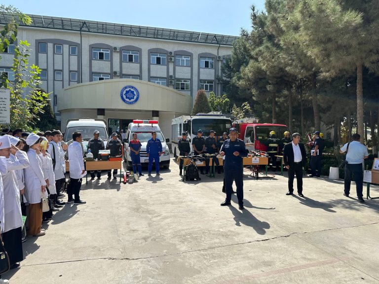 Read more about the article Toshkent davlat tibbiyot universiteti Termiz filialida yong‘in va favqulodda vaziyatlarga tayyorgarlik o‘quv mashqlari o‘tkazildi!