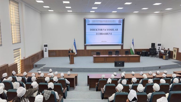 Read more about the article Director and youth meeting