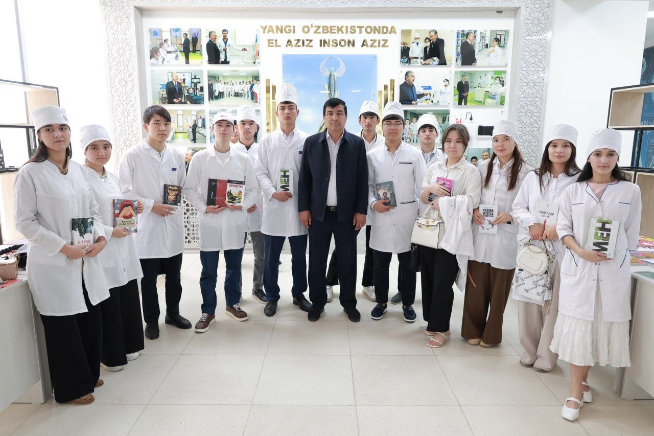 Read more about the article Kitob — ma’rifat manbai: TDTU Termiz filialida kitoblar yarmarkasi